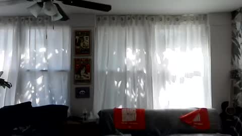 LALOVE99 online show from October 2025 04:19:01 PM