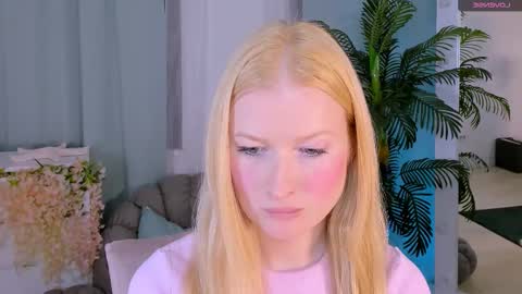 Laly online show from October 2025 05:10:02 PM