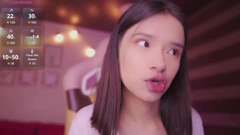 Lana online show from December 2025 01:23:01 AM