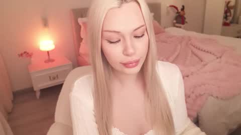 Snapshot of lana_mazy chatting on December 2025 04:06:02 AM Lana online show from December 2025 04:06:02 AM