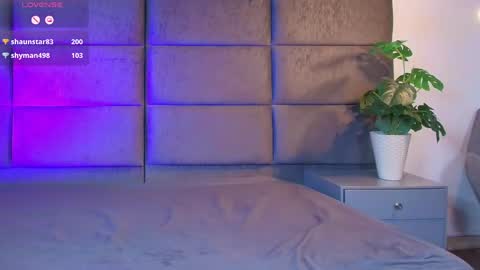 valentino moon online show from April 2026 01:42:02 AM