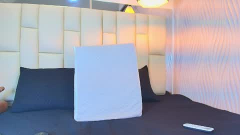 Vanessa  online show from April 2026 12:11:02 PM