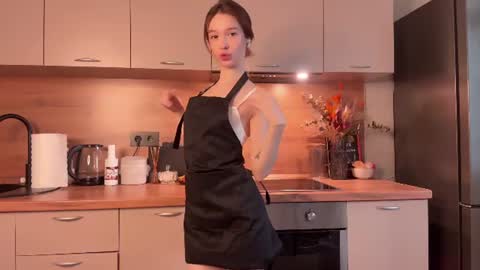 Snapshot of lana_vee chatting on June 2026 03:37:02 PM Cleo online show from June 2026 03:37:02 PM