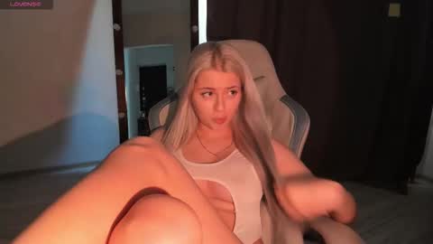 Lana online show from September 2025 10:14:01 AM