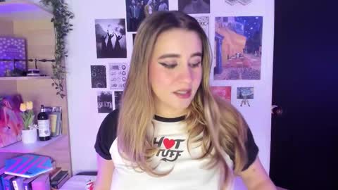 Snapshot of lanaherondale_ chatting on October 2025 09:12:02 PM lanaherondale_ online show from October 2025 09:12:02 PM