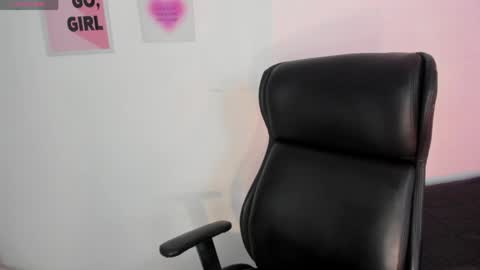 LanaJones online show from April 2026 01:00:02 PM