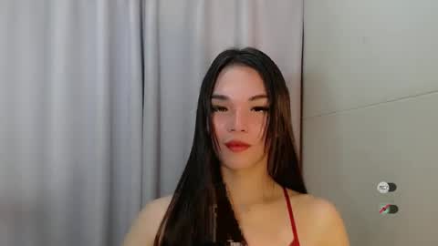 lanawyatt_ online show from December 2024 02:17:01 PM
