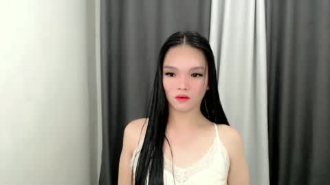 lanawyatt_ online show from October 2025 10:19:02 AM