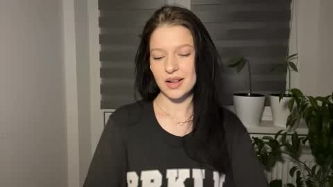 Sarah online show from March 2026 06:14:01 PM