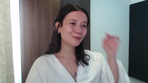 Lanna online show from December 2024 05:00:01 PM