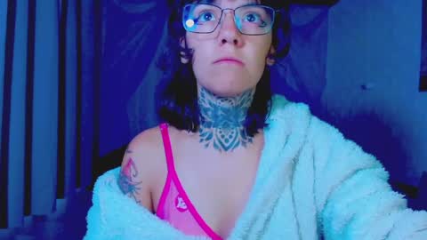 LANNIE   online show from April 2026 12:21:01 PM