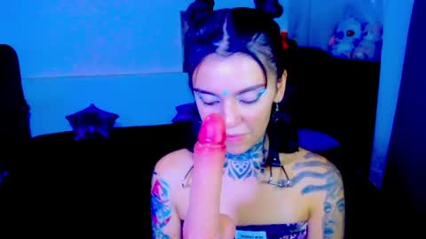 LANNIE   online show from May 2026 08:05:02 PM