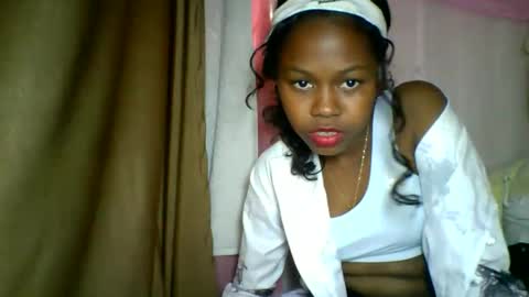 Snapshot of lara_belle chatting on May 2026 09:58:01 AM lara_belle online show from May 2026 09:58:01 AM
