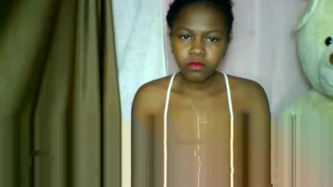 Snapshot of lara_belle chatting on May 2026 07:38:02 AM lara_belle online show from May 2026 07:38:02 AM