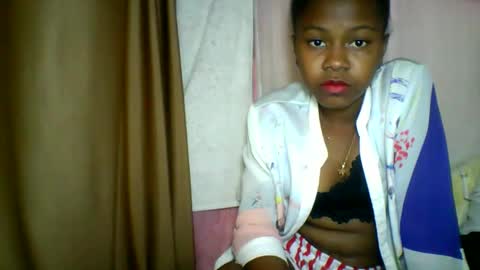 Snapshot of lara_belle chatting on May 2026 10:50:03 PM lara_belle online show from May 2026 10:50:03 PM