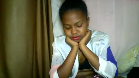 Snapshot of lara_belle chatting on May 2026 11:56:01 PM lara_belle online show from May 2026 11:56:01 PM