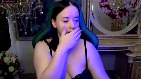 Snapshot of lara_benson_ chatting on February 2026 07:45:02 AM lara_benson_ online show from February 2026 07:45:02 AM