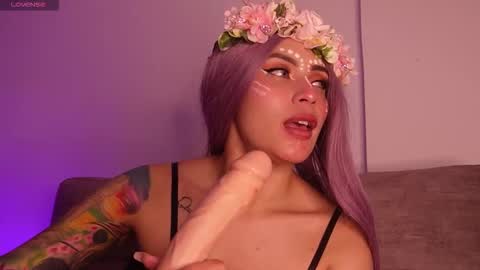 Lara online show from October 2025 11:49:01 PM