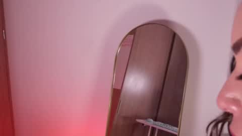 Lara online show from February 2026 02:04:01 AM