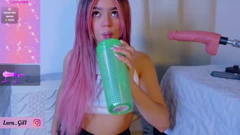 Snapshot of lara_gil_ chatting on September 2025 12:38:01 PM Lara Gill online show from September 2025 12:38:01 PM