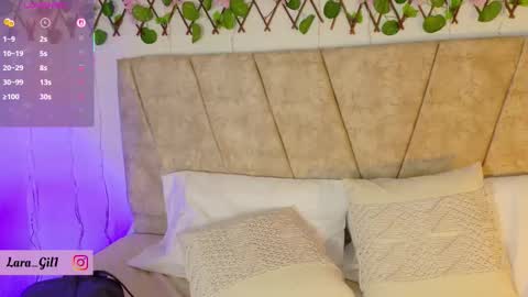 Snapshot of lara_gil_ chatting on September 2025 01:01:01 PM Lara Gill online show from September 2025 01:01:01 PM