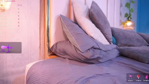 Snapshot of lara_giraldo chatting on December 2024 04:54:02 AM Hello Guys I am Lara Giraldo WELCOME To my room online show from December 2024 04:54:02 AM