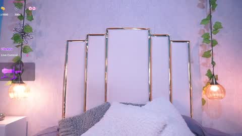 Snapshot of lara_giraldo chatting on January 2025 04:38:01 AM Hello Guys I am Lara Giraldo WELCOME To my room online show from January 2025 04:38:01 AM