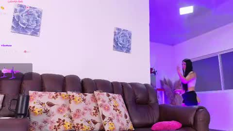 Snapshot of lara_giraldo chatting on July 2026 08:06:01 AM Hello Guys I am Lara Giraldo WELCOME To my room online show from July 2026 08:06:01 AM