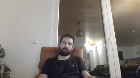 laraaan online show from February 2026 05:18:02 PM