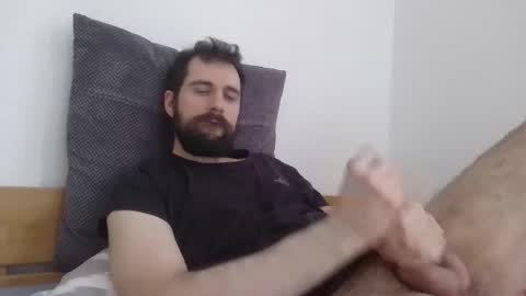 laraaan online show from February 2026 02:01:02 PM