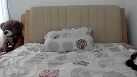 lara online show from November 2025 06:41:04 PM