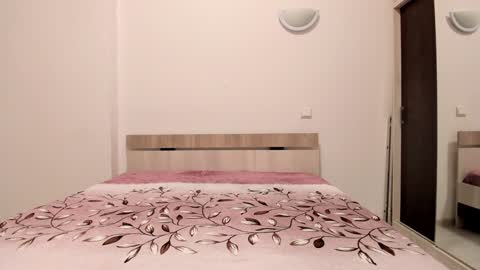 Lara online show from January 2025 05:29:02 AM