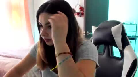 Lara online show from July 2026 08:12:02 PM