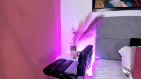  Lara Gold  online show from February 2025 01:46:02 AM