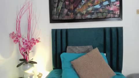  Lara Gold  online show from March 2025 04:01:01 AM