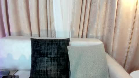  Lara Gold  online show from December 2025 04:01:02 PM