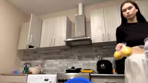 lara online show from March 2026 06:13:01 PM