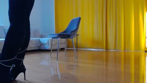 LaraKanes online show from January 2026 10:53:01 AM