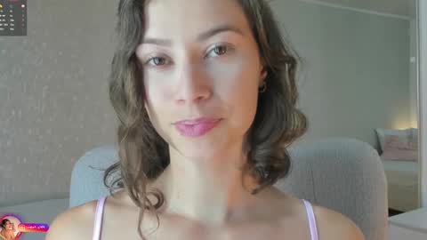 Lara  online show from September 2025 01:44:02 PM