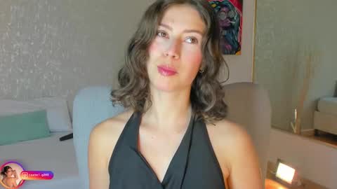 Lara  online show from October 2025 01:34:01 PM