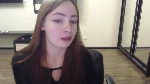 Laralianna online show from December 2024 04:37:01 PM