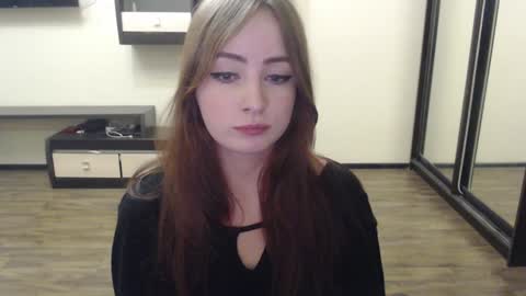 Laralianna online show from December 2024 04:20:01 PM