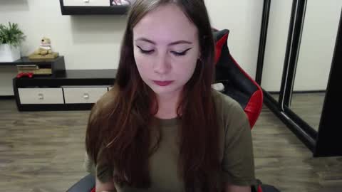 Laralianna online show from September 2025 04:39:01 PM