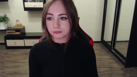 Laralianna online show from September 2025 02:06:02 PM