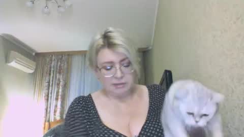 laramrs online show from November 2025 01:54:02 PM