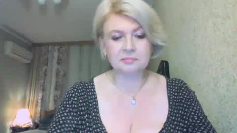 laramrs online show from December 2025 05:30:01 PM