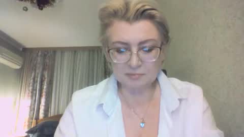 laramrs online show from December 2025 05:06:02 PM