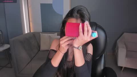 Larisa Smirnov online show from November 2025 03:38:02 AM