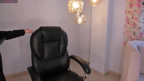 Larisa Smirnov online show from November 2025 03:28:02 AM