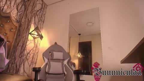 Snapshot of larissa01_ chatting on November 2025 04:56:01 AM Lari online show from November 2025 04:56:01 AM